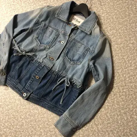O'2nd ribbon denim jacket eyelet two-tone Hansem commute look jacket transitional season bom gaeul
