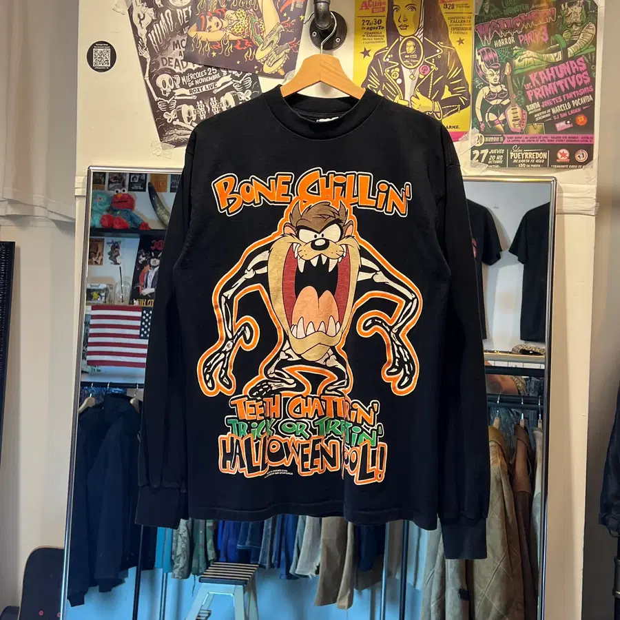 [L] 90s USA 루니툰 태즈 할로윈 빈티지 롱슬리브 티셔츠 워너브라더스