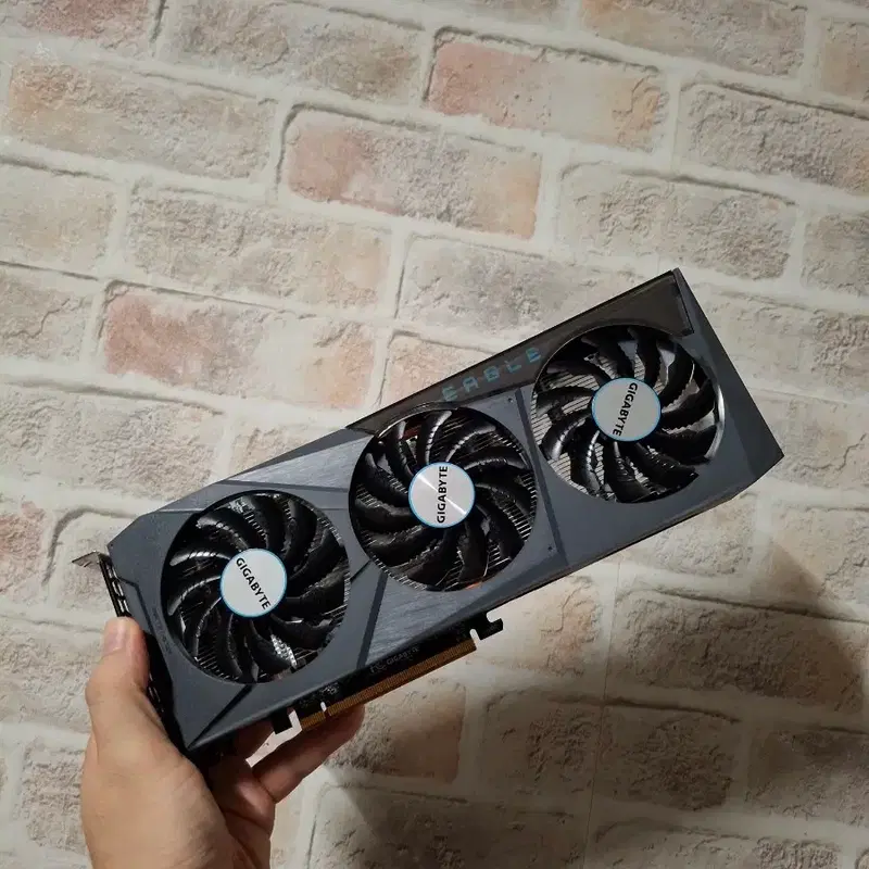 민트급 기가바이트 RX6600 Eagle 8GB 게이밍 그래픽카드 번장최저가