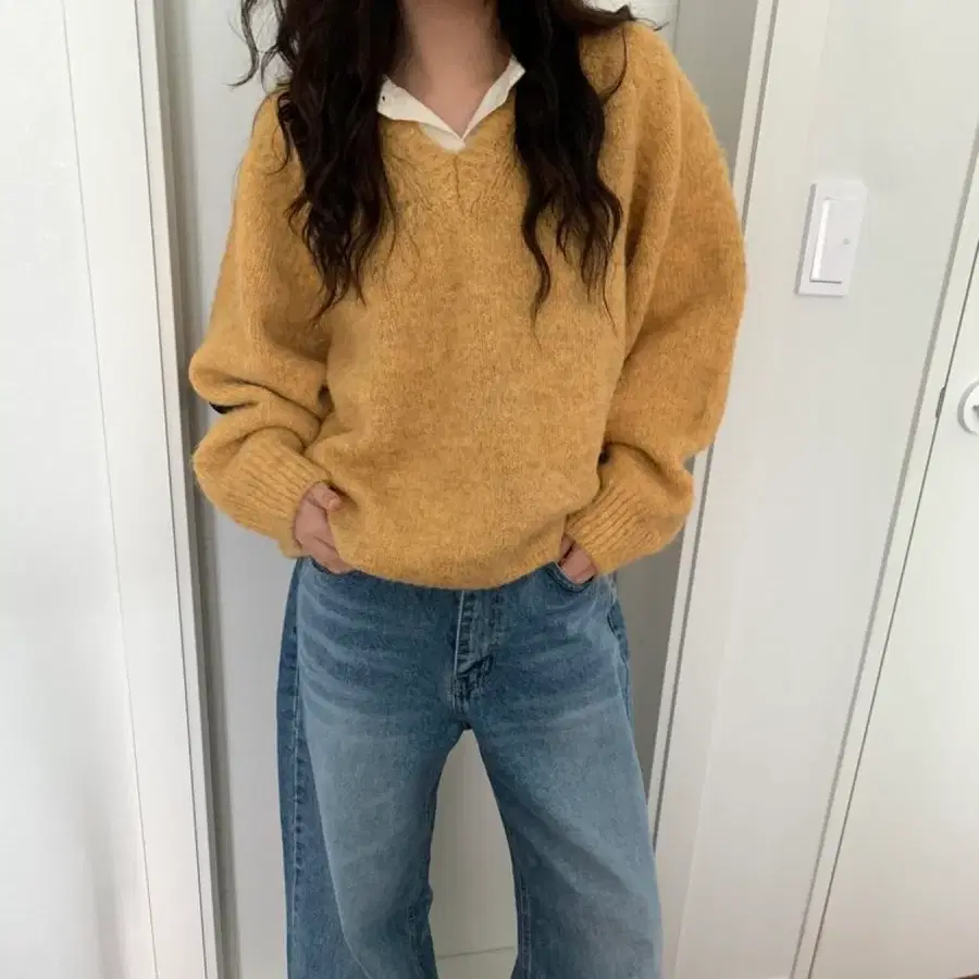 라보떼 포쉬 브이넥 니트 옐로우 겨자색 Posh v knit