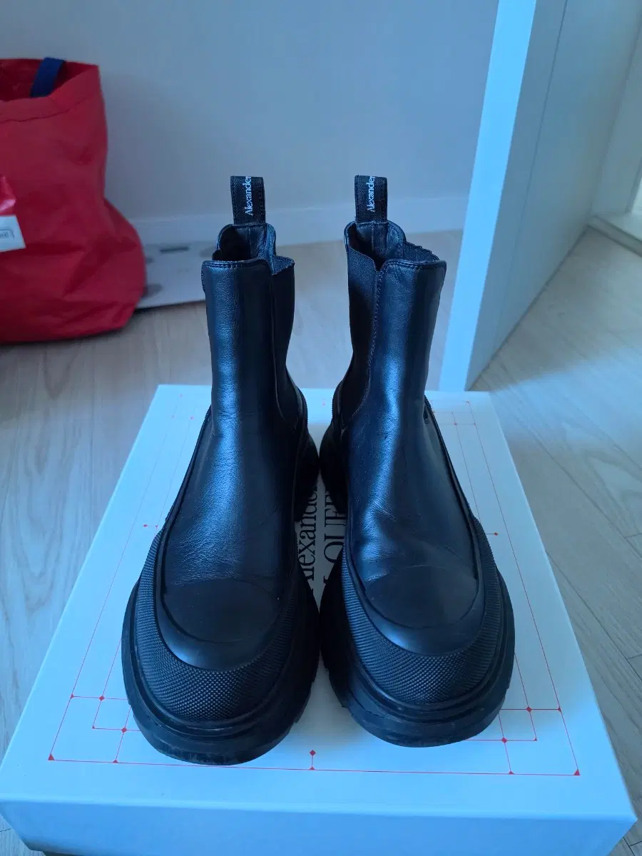 Alexander McQueen Chelsea Boots Black 260