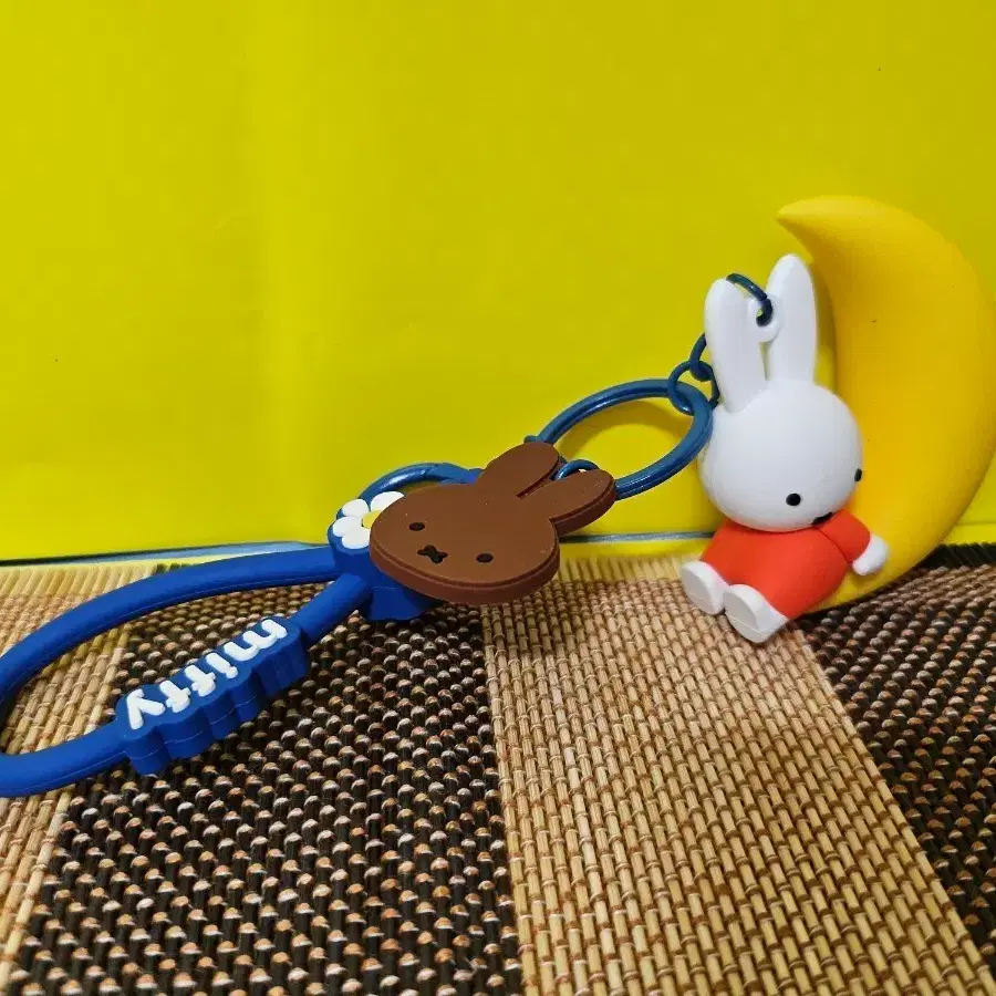 미피 스타일 달 위의 미피 키링 가방걸이 (Miffy Moon Keyring) 새상품