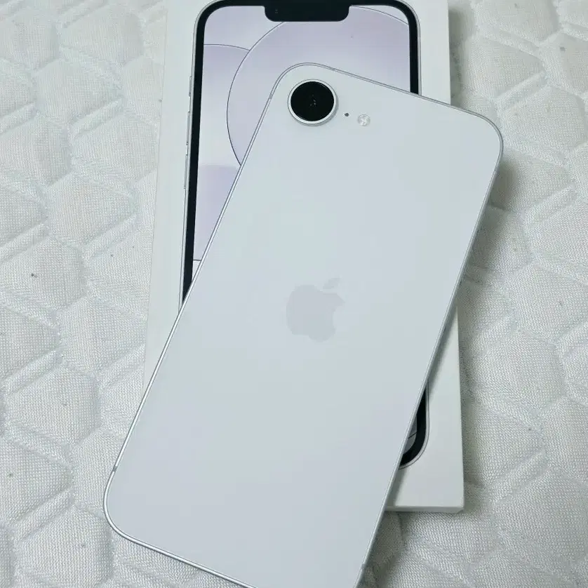 아이폰 17e 화이트 자급제 256GB 새제품