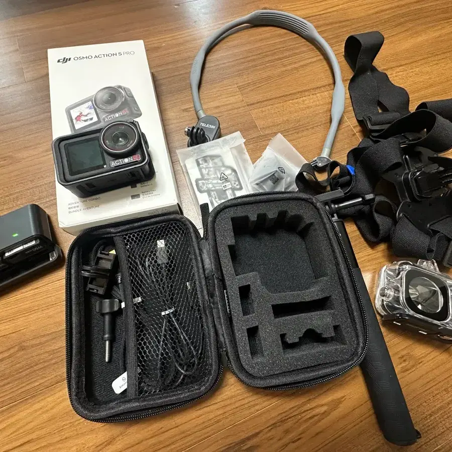 DJI 오즈모 액션 5프로 어드벤쳐 콤보