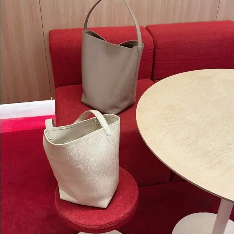 오뮤 aumuu 디아백 DIA BAG 스몰 새상품 판매합니다. 이너백포함 (더로우 파크백st)