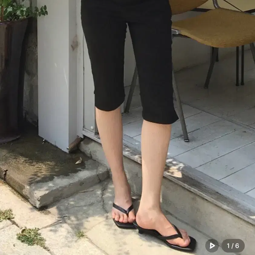 르베티 블랙 카프리 팬츠