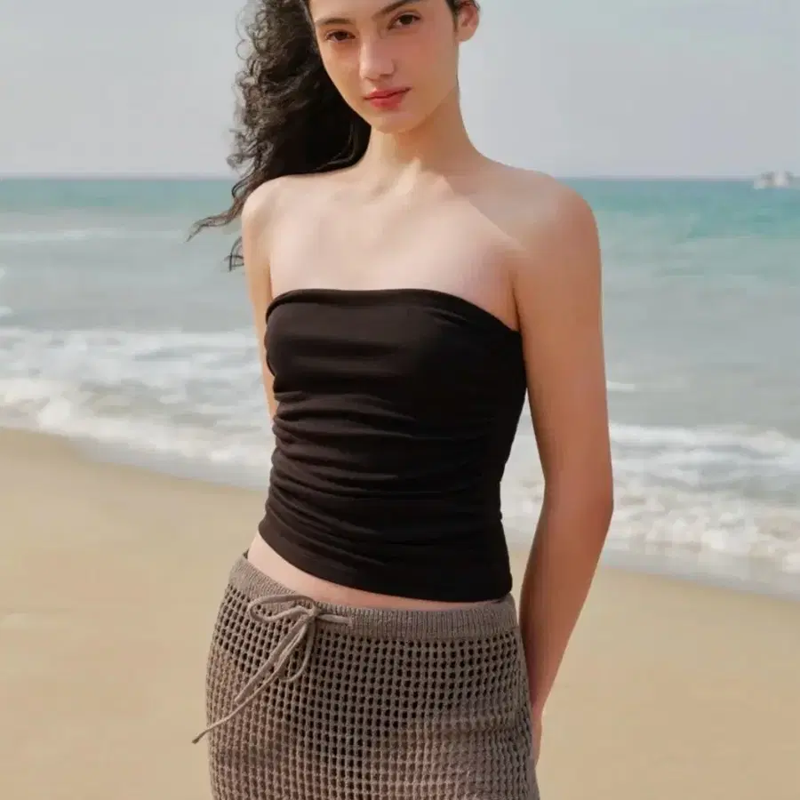 (새상품) 무신사 스탠다드 우먼 셔링 튜브 탑 블랙s