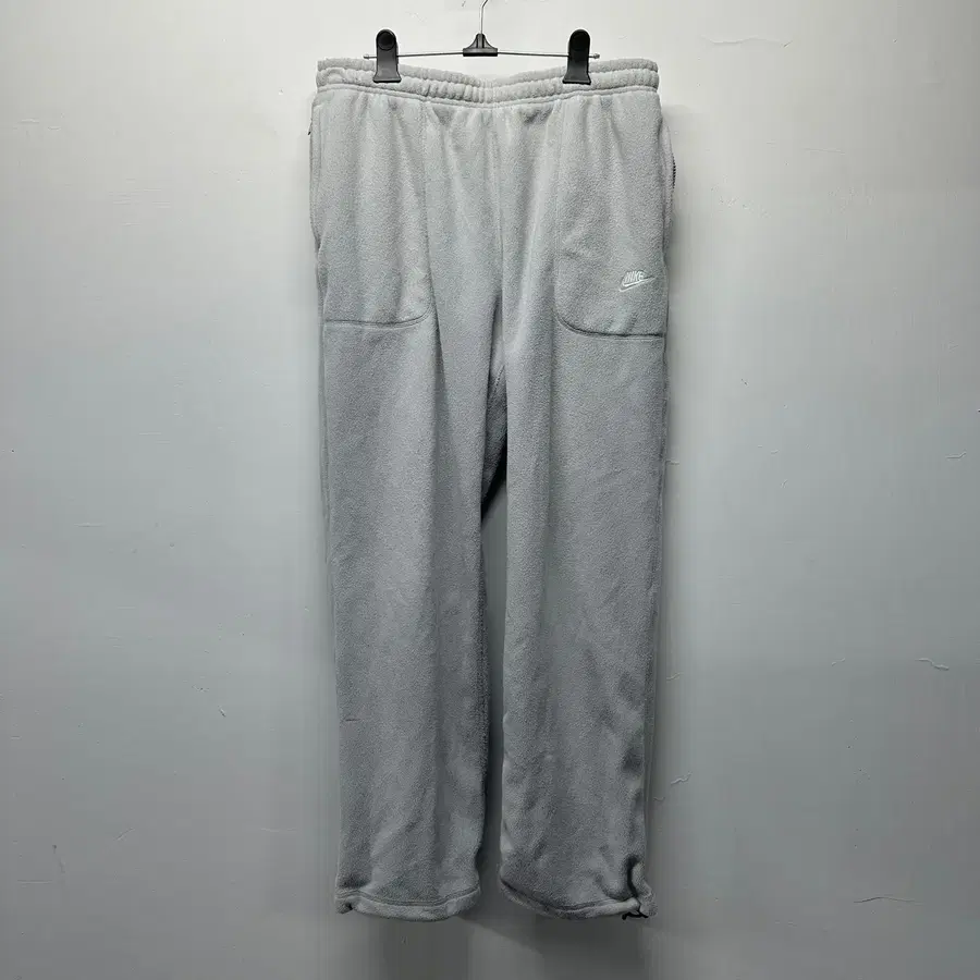 나이키 후리스 플리스 팬츠 뽀글이 기모 트레이닝 츄리닝 바지 스웨트팬츠 퓨추라 자수 정품 그레이 XL 105