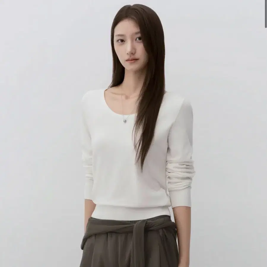 무신사스탠다드우먼 우먼즈 에센셜 스쿱 넥 니트s