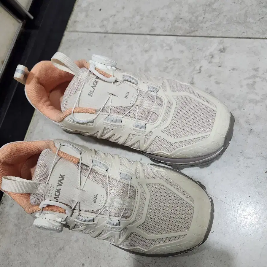 블랙야크 보아 다이얼 등산화 베이지 230