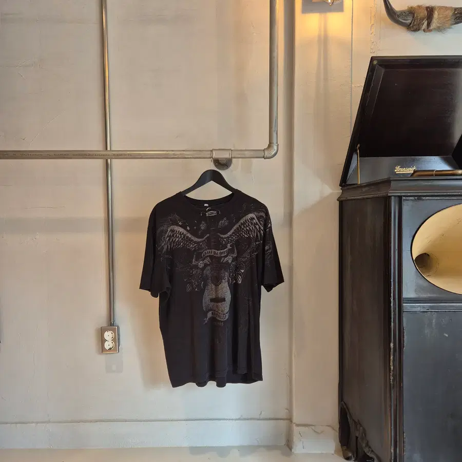 Grand Ole Opry Guitar Graphic T-Shirt 그랜드 올 오프리 기타 그래픽 티셔츠