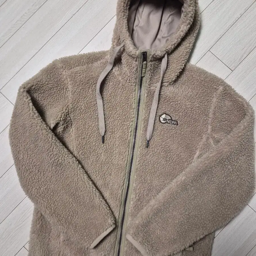 네파(NEPA) 남녀공용 보아 플리스(뽀글이) 후드 자켓 사이즈95m