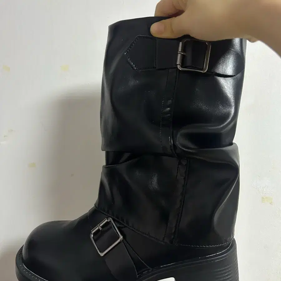 블랙 버클 통굽 롱부츠