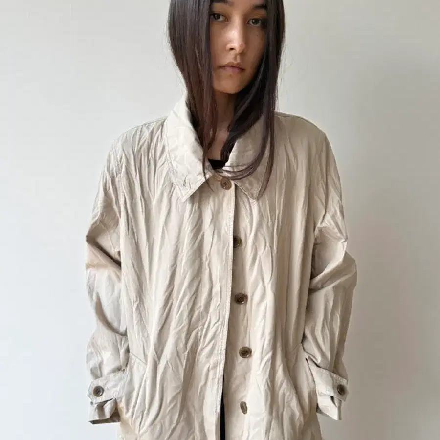 letter 레터 Crinkle mac coat (beige)