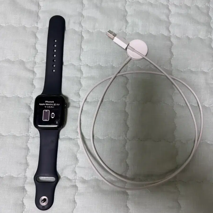 애플워치SE2 44mm +스트랩과 충전기