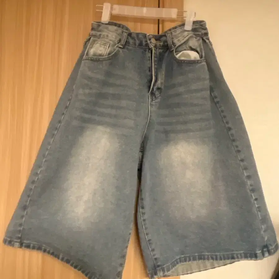 핀턱 청 버뮤다