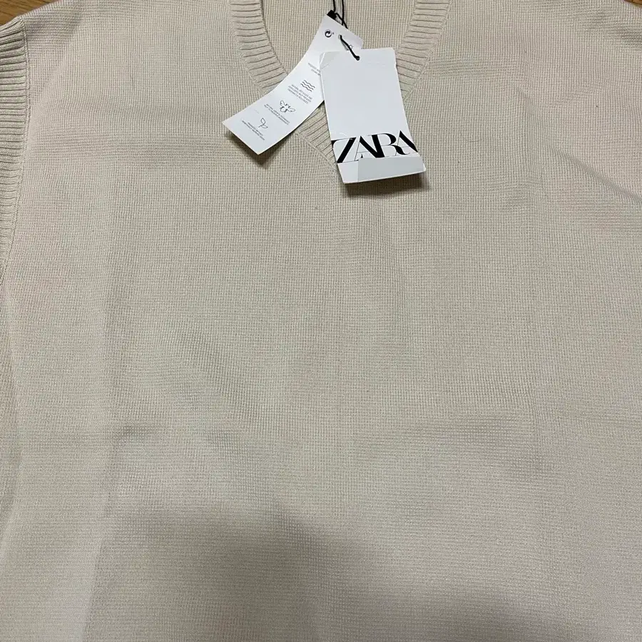 자라(Zara) 니트 베스트 XL사이즈(110사이즈) 새제품