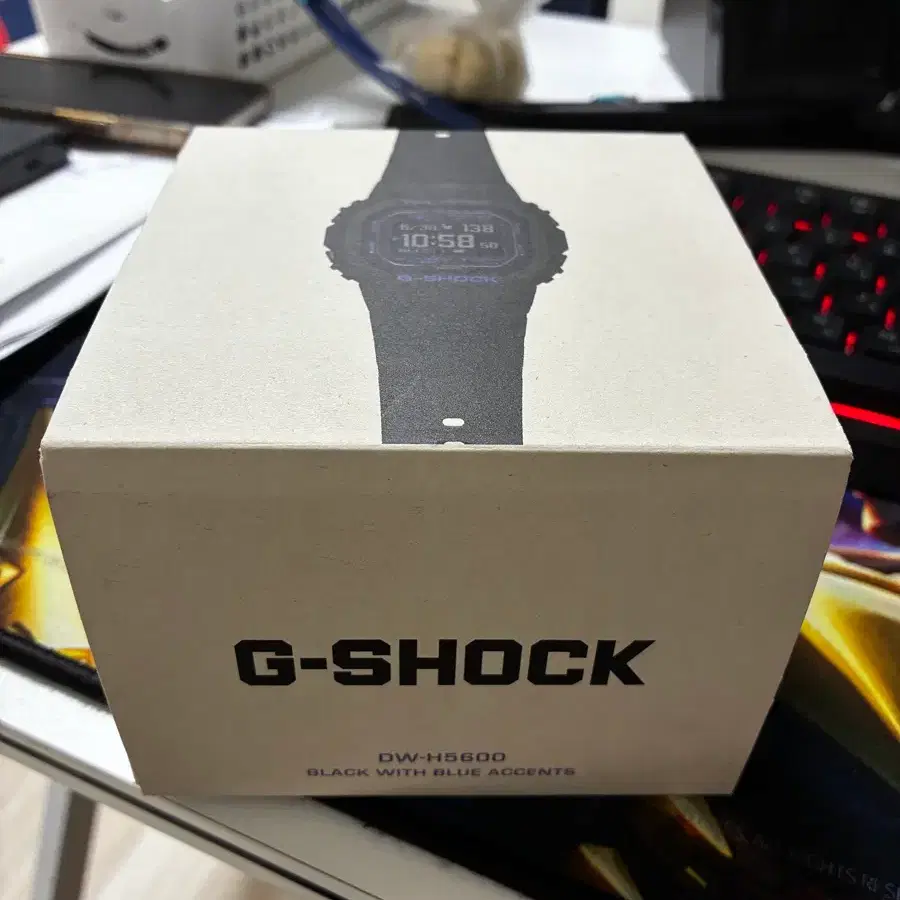 G-SHOCK DW-H5600 블랙 블루 포인트
