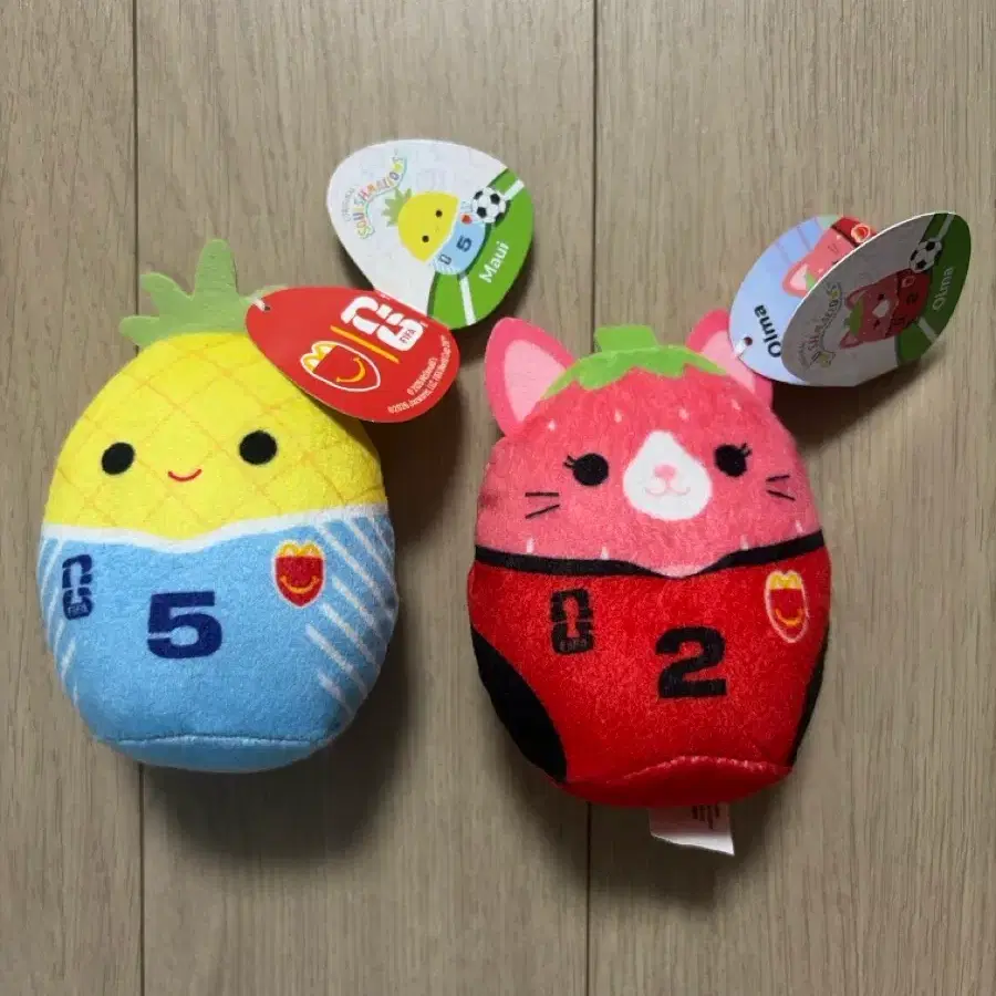 맥도날드 해피밀 인형 파인애플 딸기 고양이 축구