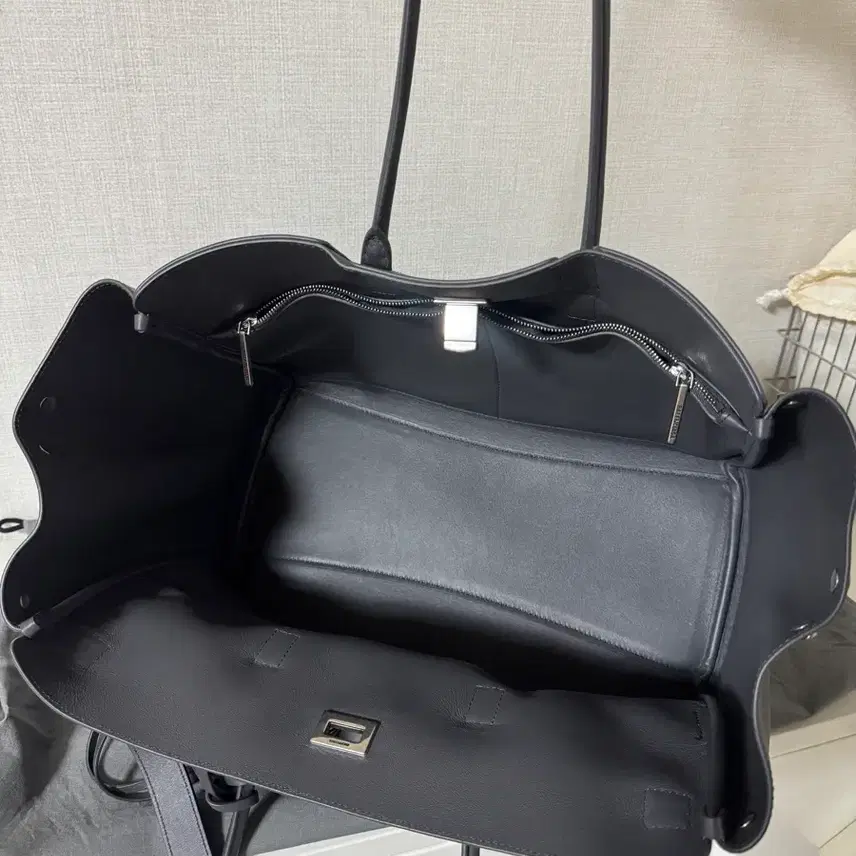 발렌시아가 벨에어 캐리올 미디엄 그레이 사진 4