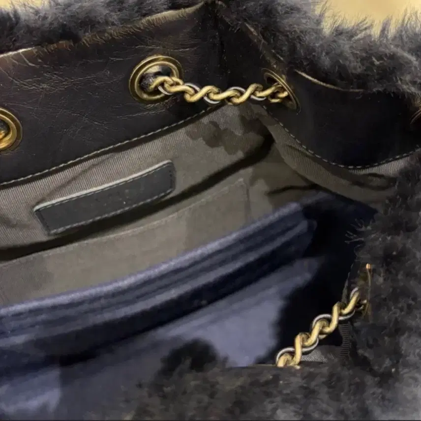 샤넬 CHANEL 가브리엘 시어링 스몰 백팩 NAVY BLUE 사진 3