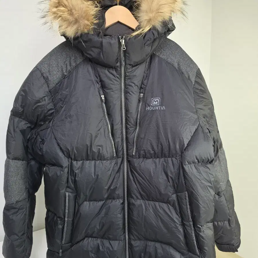 마운티아 덕 다운 패딩 블랙 후드