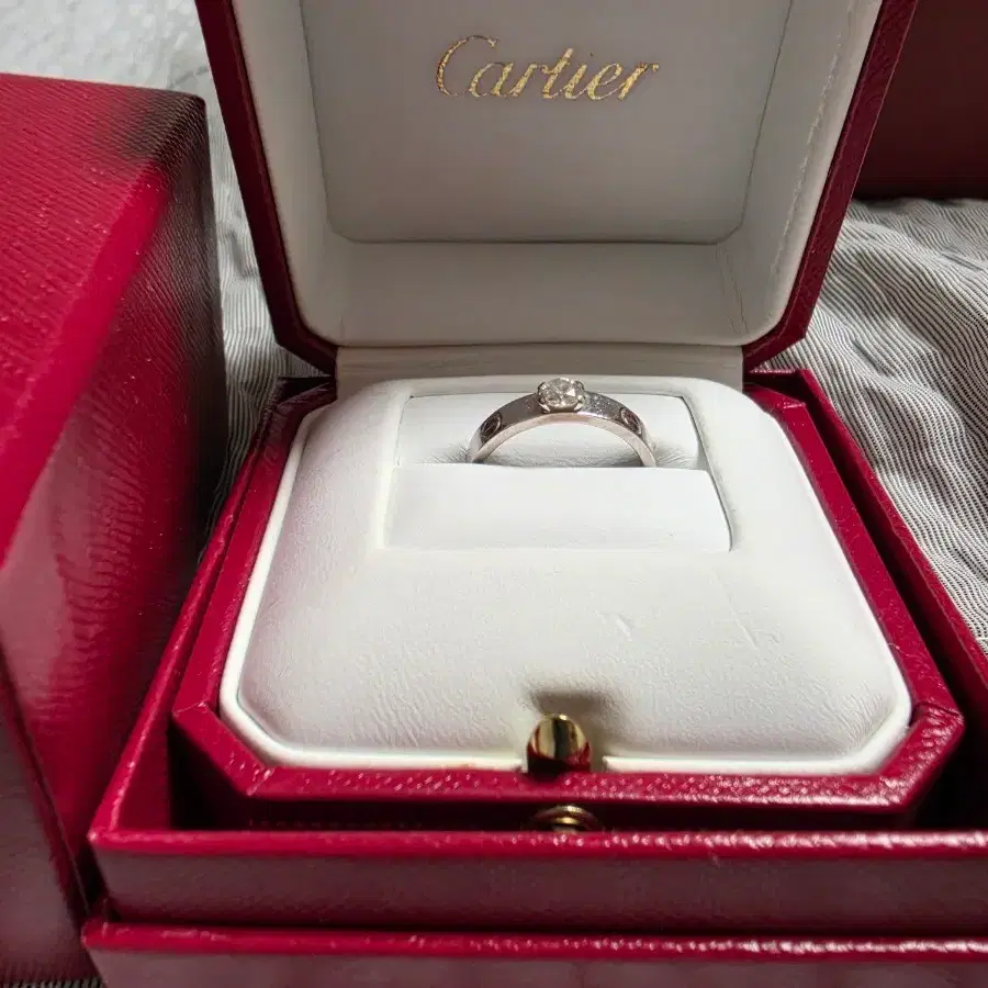[풀세트] 까르띠에 러브 솔리테어 링 화이트골드 51호(GIA 0.24ct E/VVS2)