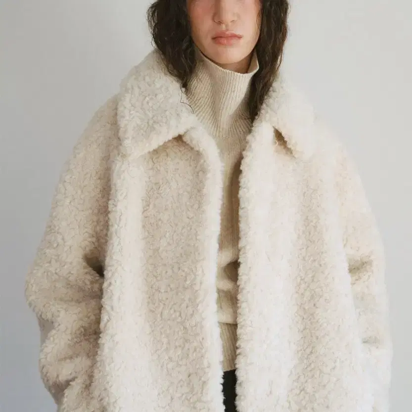 새상품 모한 TFW COLLAR FLUFFY SHEARING 퍼자켓