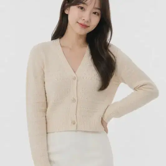 여F/보브 펀칭 크림 컬러 울 가디건