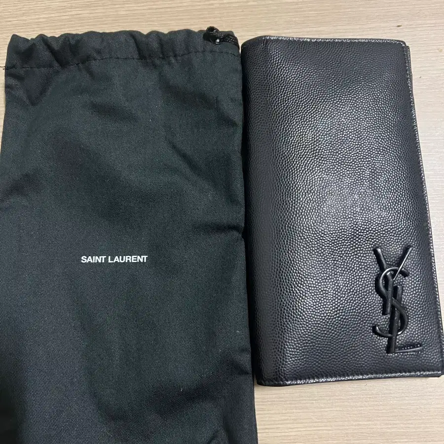 입생로랑 카산드라 장지갑