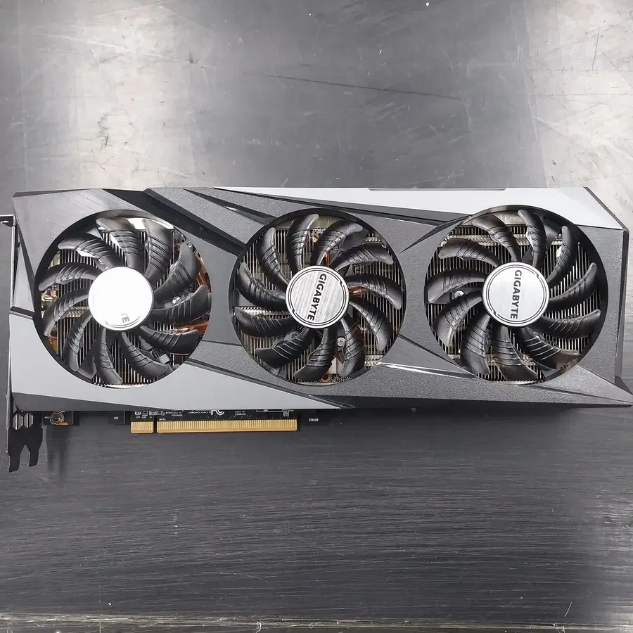 GIGABYTE 라데온 RX 6700 XT GAMING OC D6 12GB