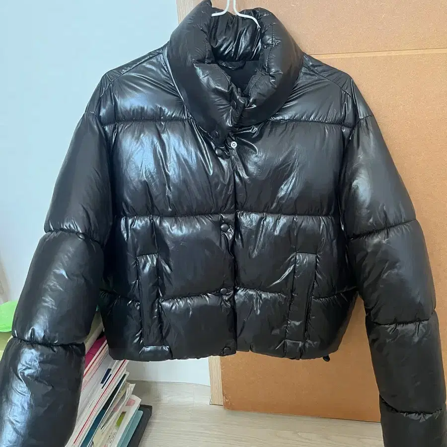 자라 글로시 패딩