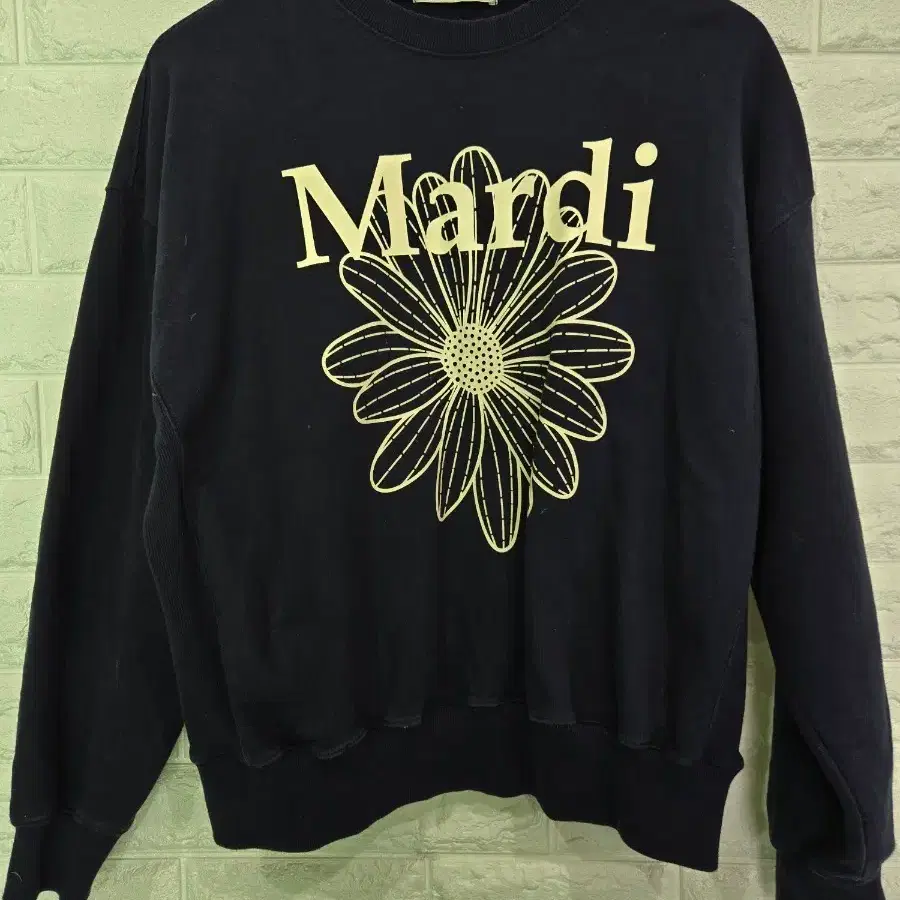 마르디메크르디 (Mardi Mercredi) 스웨트셔츠 플라워마르디