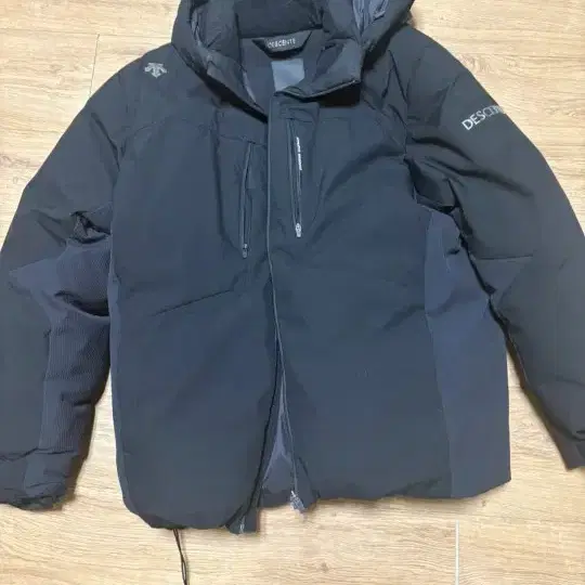 데상트 캐논패딩팝니다