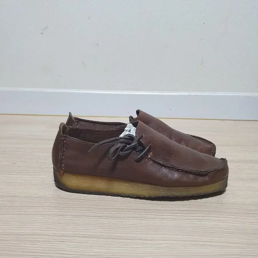 클락스 러거 로퍼 260