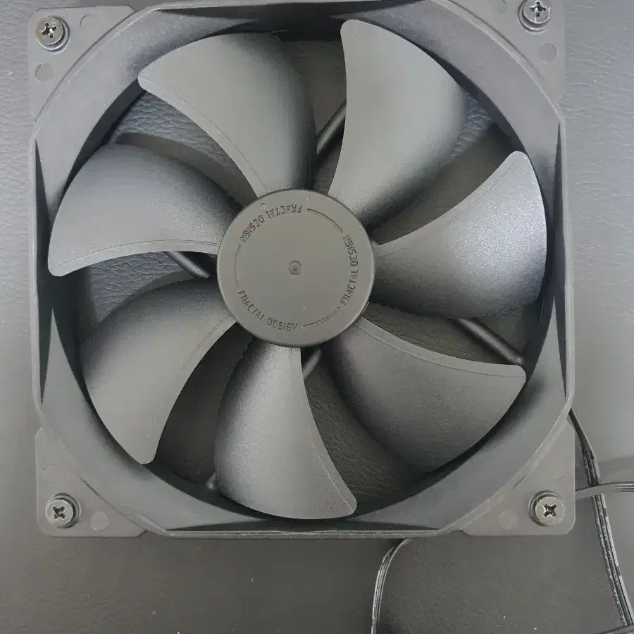 프랙탈디자인 DYNAMIC X2 GP-14 140mm 쿨링팬