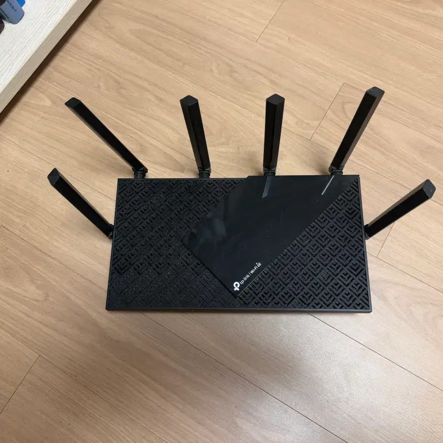 티피링크 유무선공유기 archer axe75(wifi6) 팝니다.