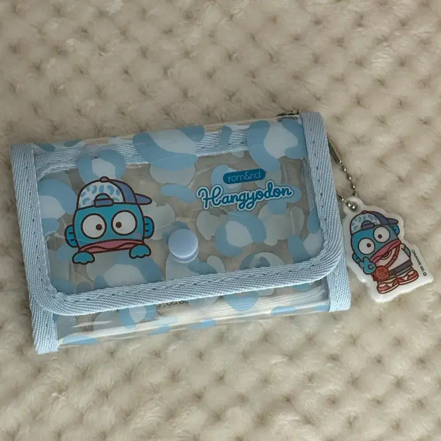 롬앤 더 쥬시 래스링 틴트 산리오 콜라보 립파우치 판매