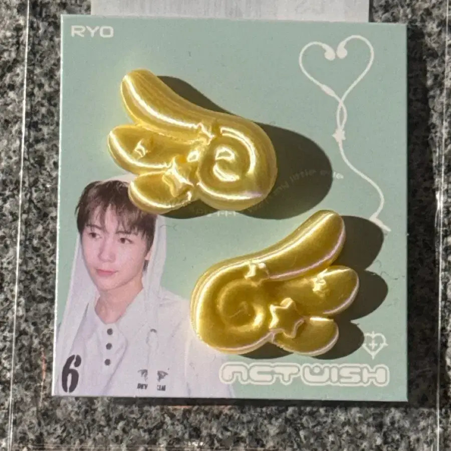 NCT WISH 팝업 료 이어폰 참