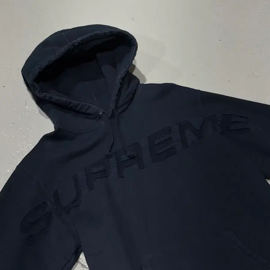 슈프림(Supreme) Set-In Logo Hooded Sweatshirt