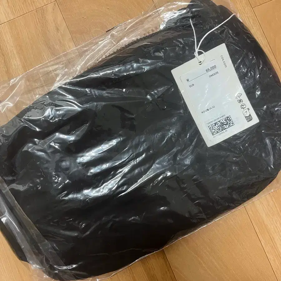 새상품) 코스 새들백 블랙