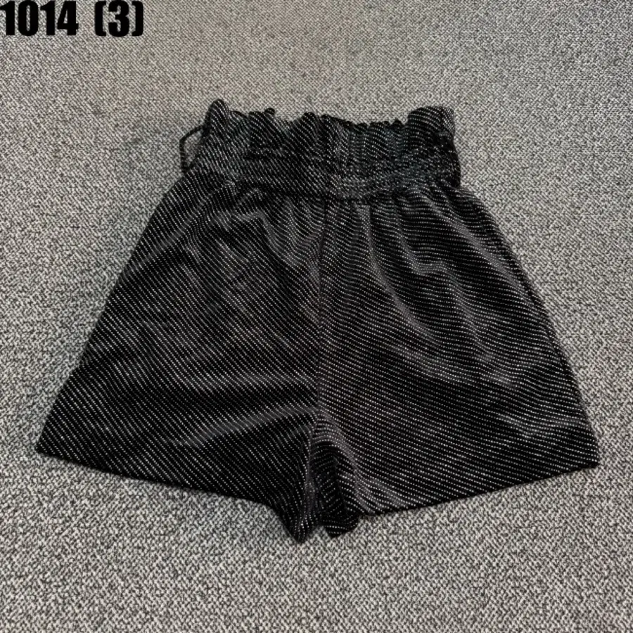 자라 블랙 펄 슬림 숏 팬츠 xs 10/14