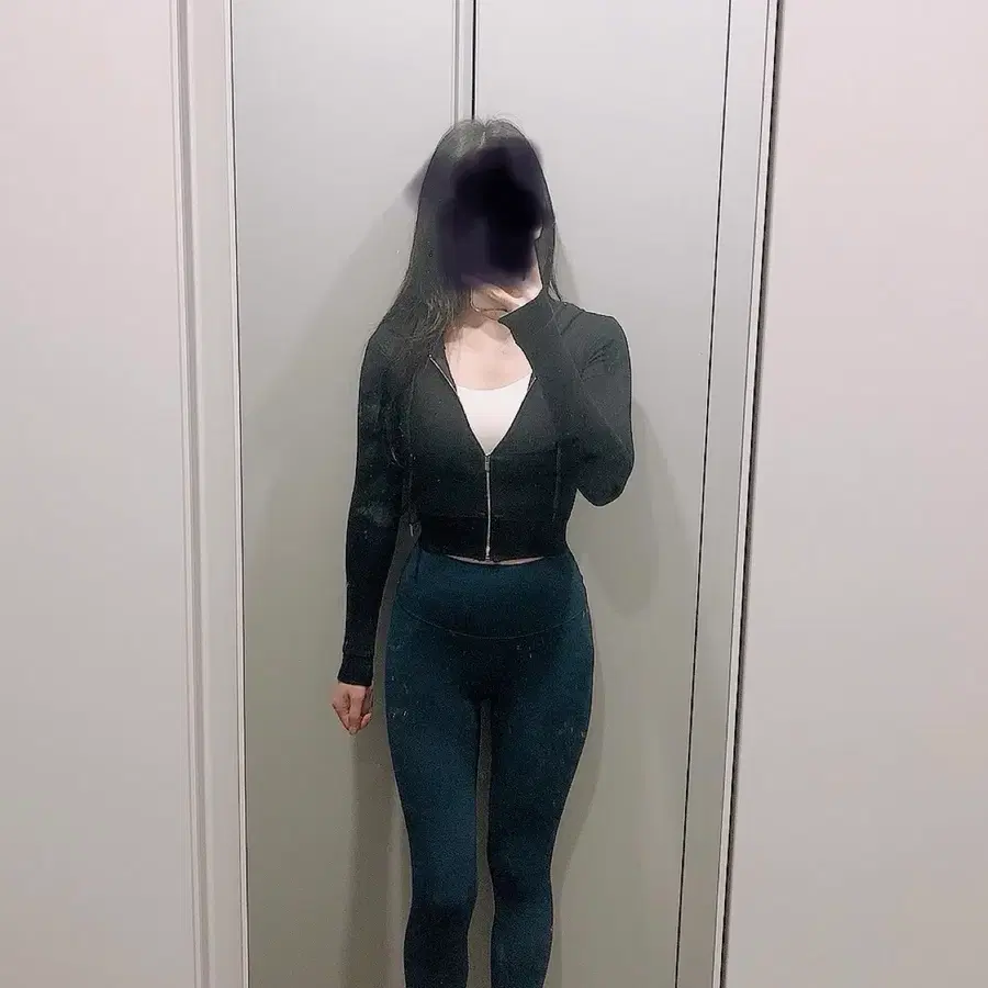 초슬림핏 후드 집업 블랙