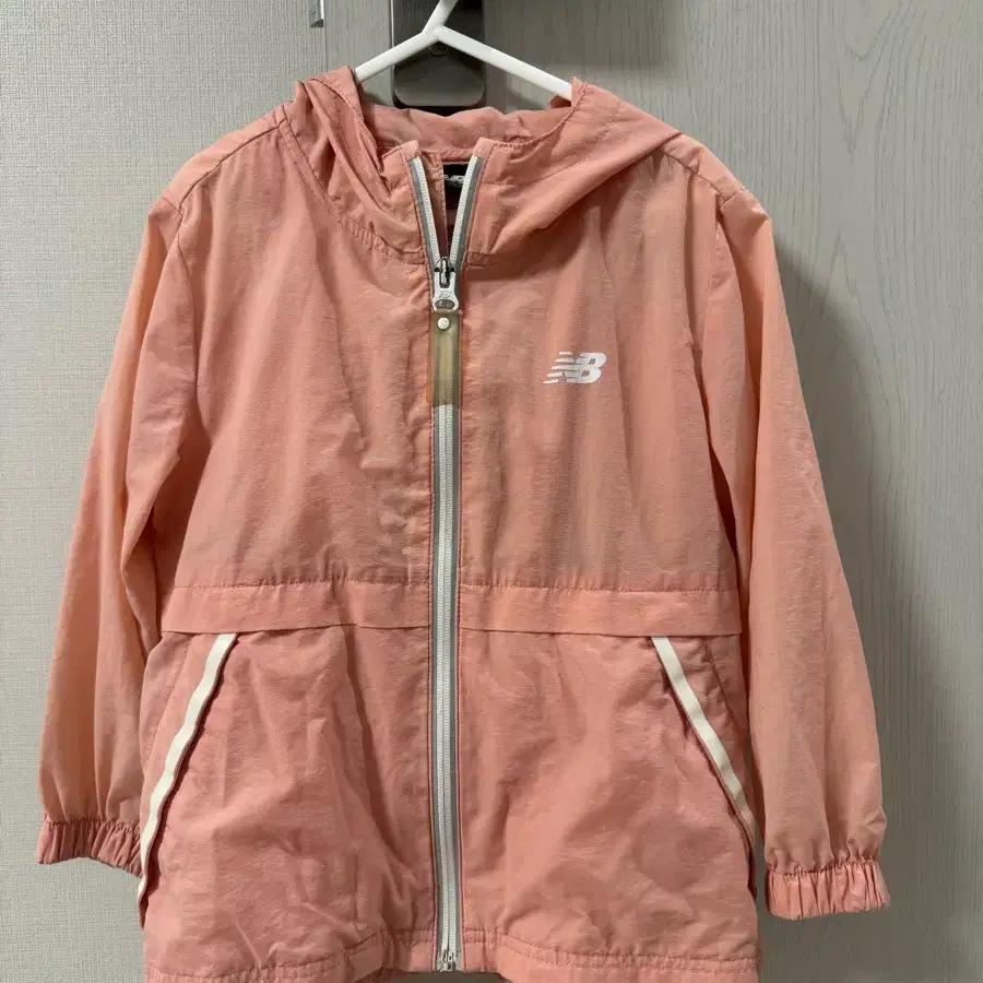 뉴발란스키즈 바람막이 110