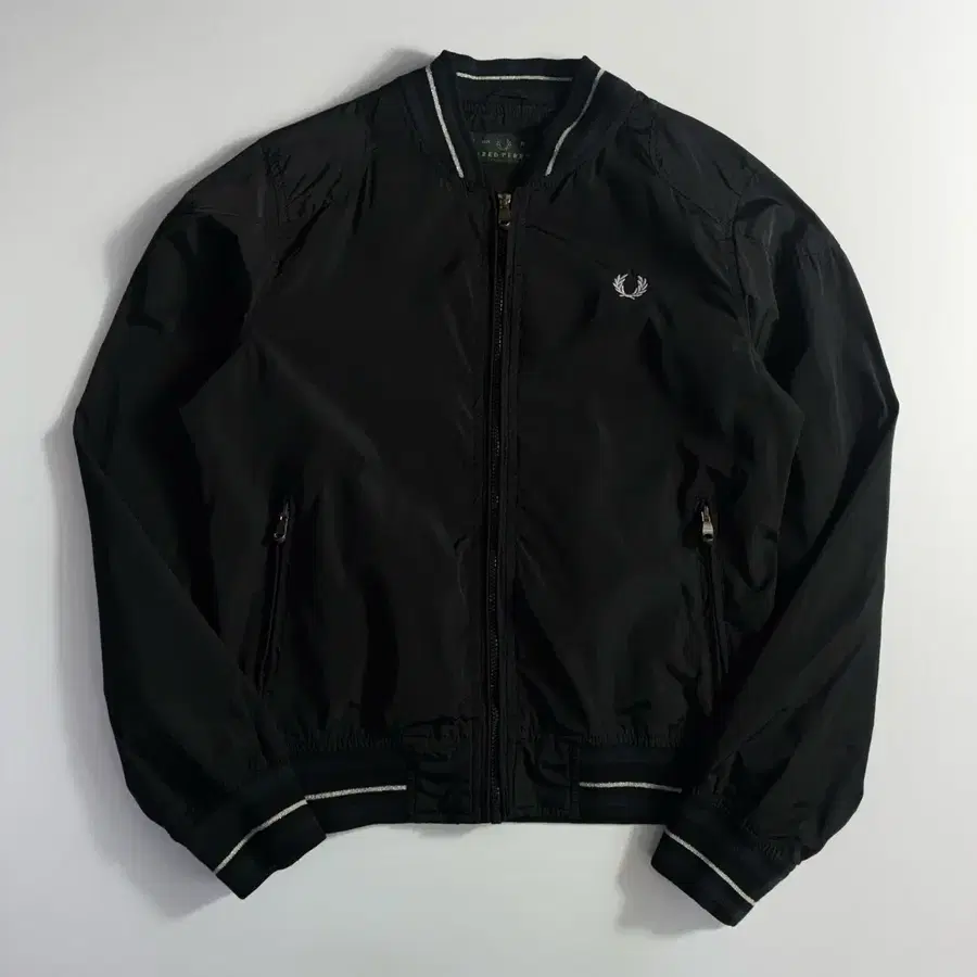 Fred perry  프레드페리 블랙 나일론 봄버 블루종 자켓