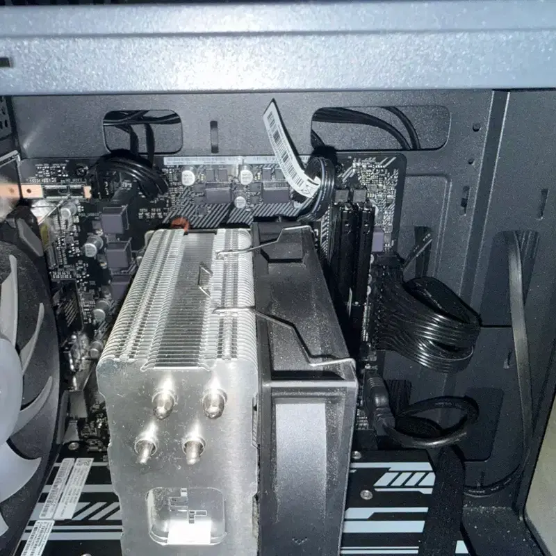 에즈락 a520 메인보드,5600x,16gm램