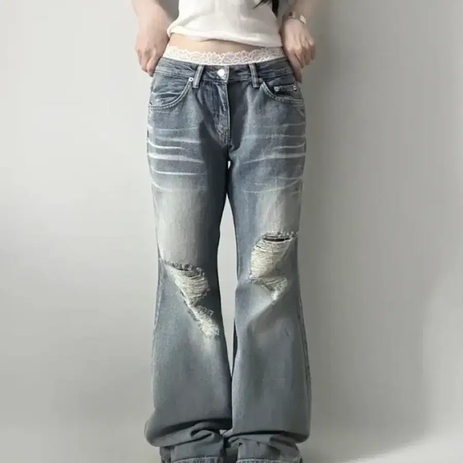 데미지 워싱 부츠컷 청바지