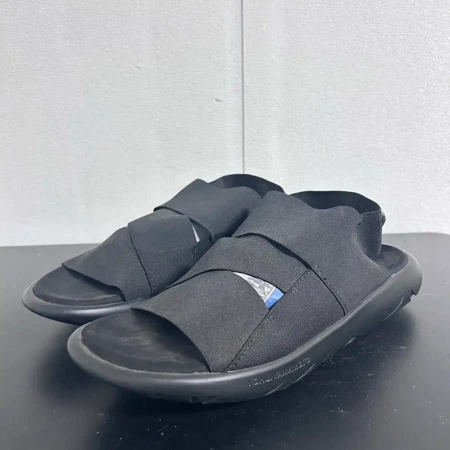 Y-3 콰사 샌들(260)