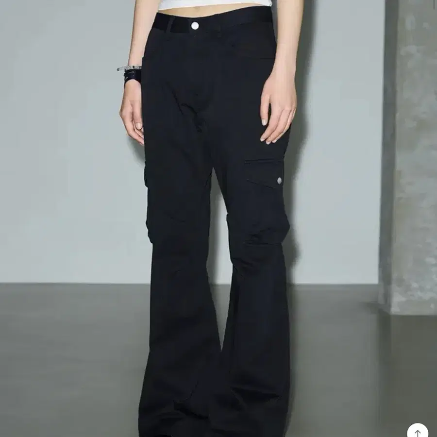 새상품 헬레네파리스 피그먼트 부츠컷 카고 팬츠 블랙 M