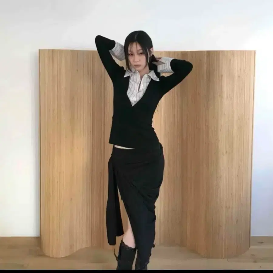 에이블리 글램 비대칭 트위스트 스트랩 스커트